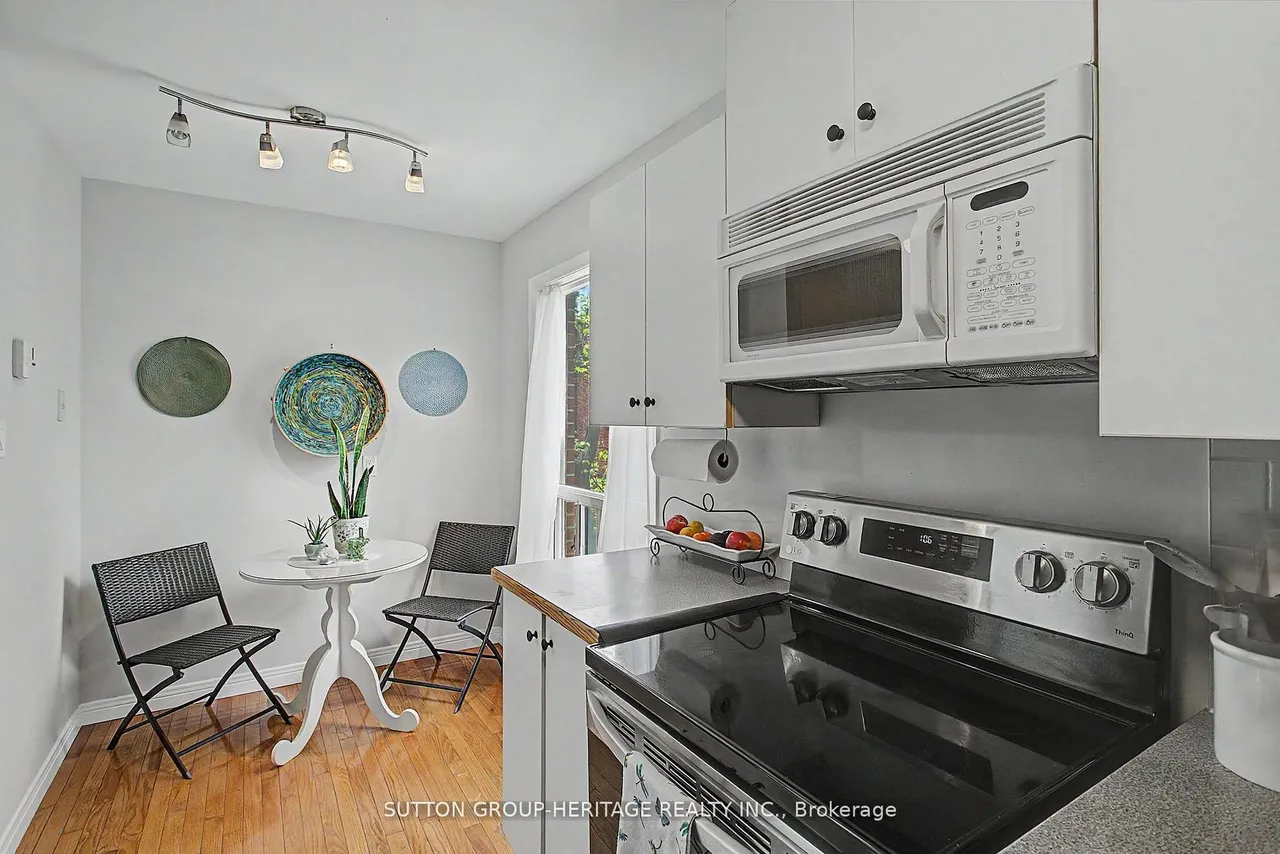 124 Wales Avenue — photo 3