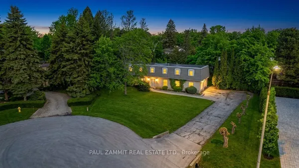 8 Lafayette Place