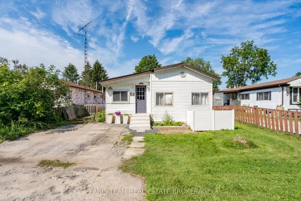 12 Centre Park Road — photo 2