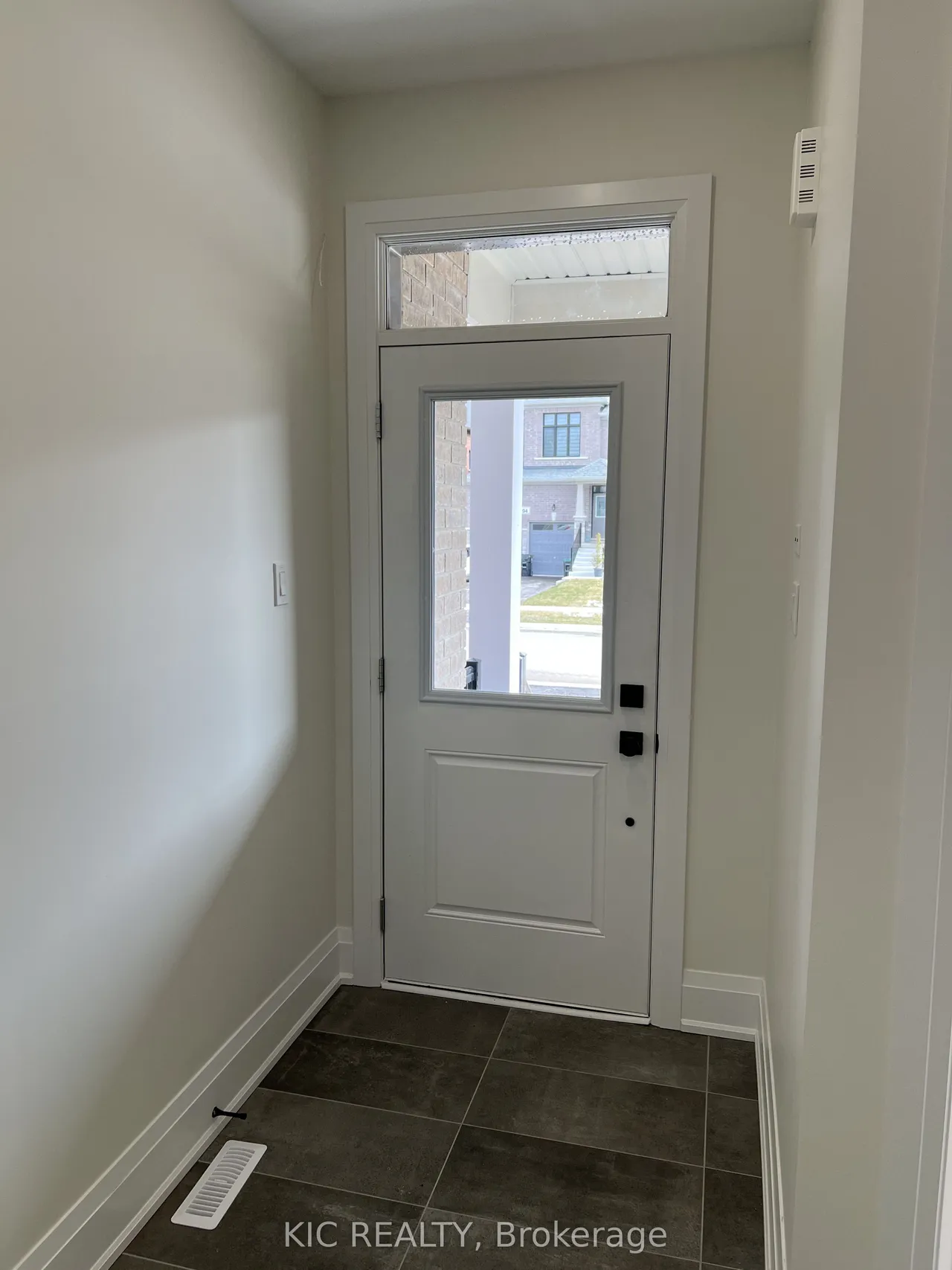 93 Baycroft Boulevard — photo 3