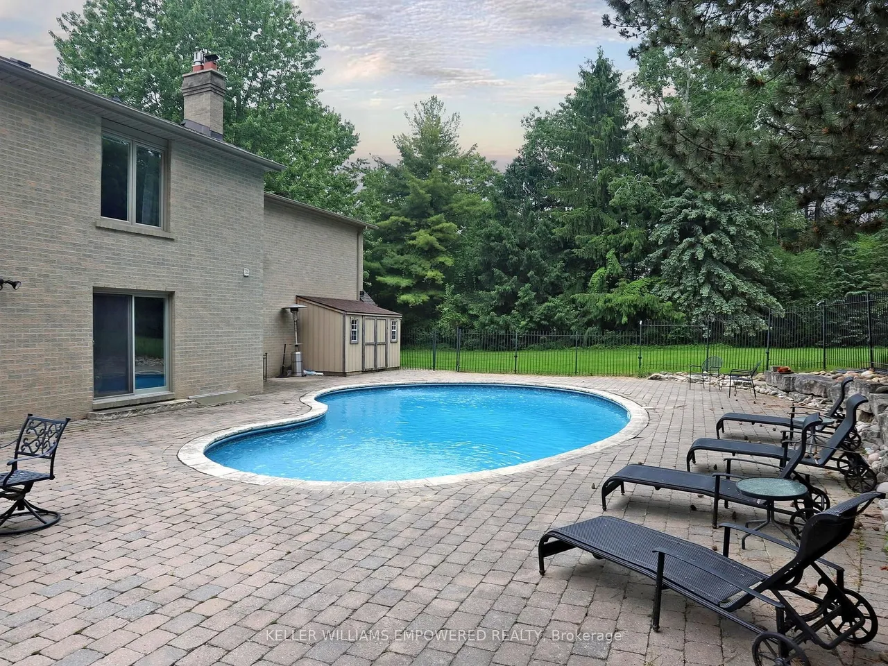 544 Woodland Acres Crescent — photo 36