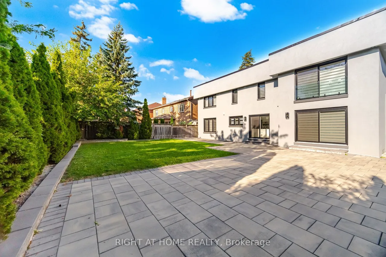 32 Colton Crescent S — photo 49