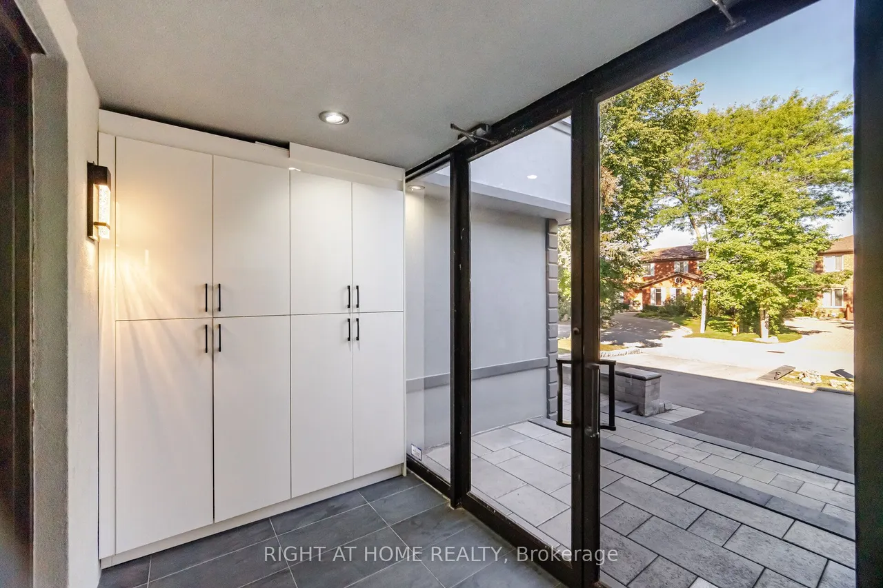 32 Colton Crescent S — photo 3
