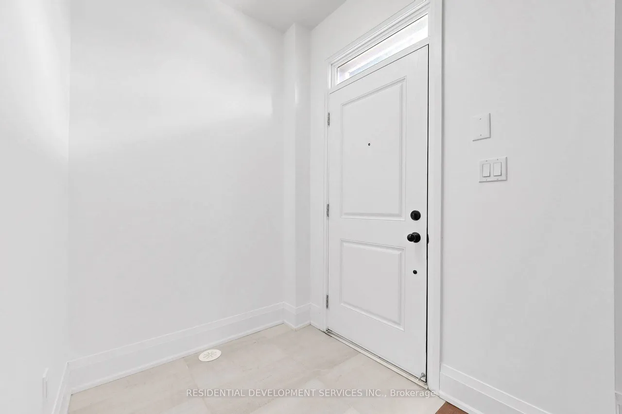 37 Village Parkway — photo 3