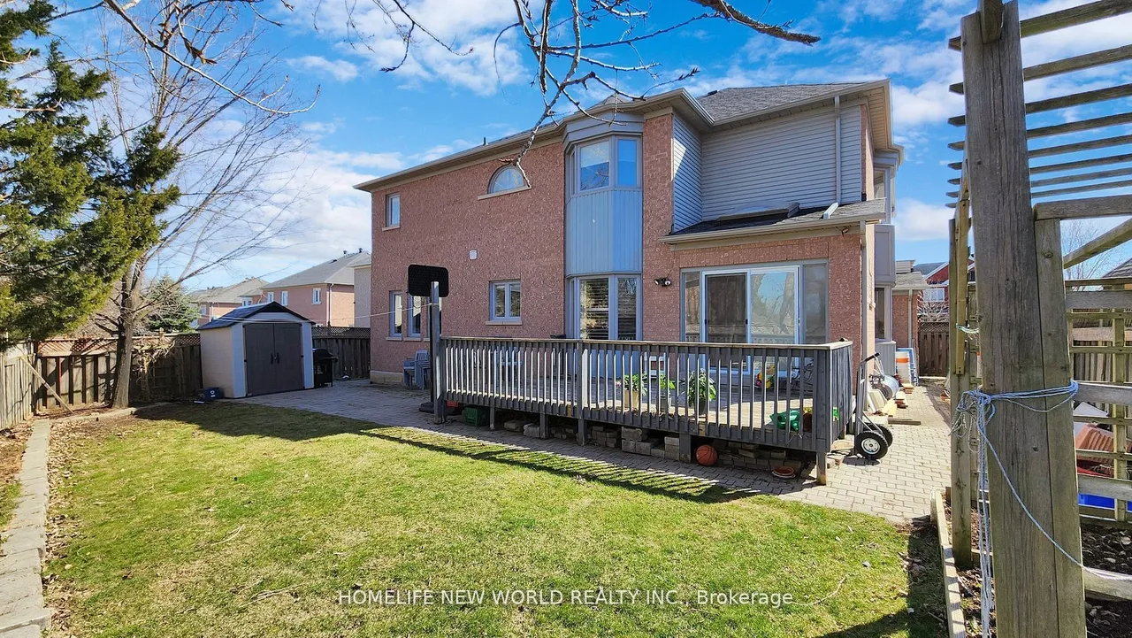 115 Golden Tulip Crescent — photo 38