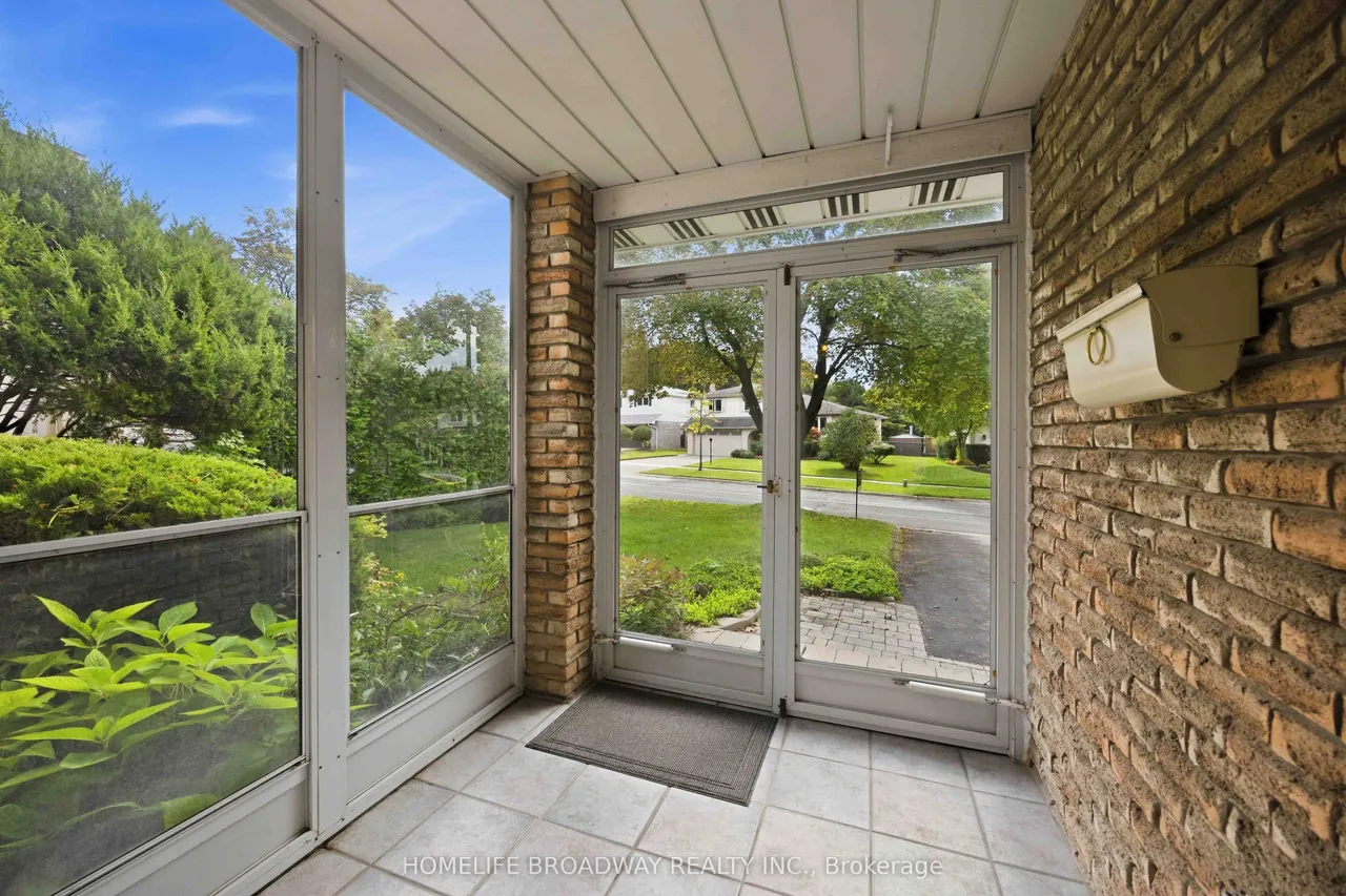 212 Bayview Fairways Drive — photo 3