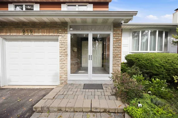 212 Bayview Fairways Drive — photo 2