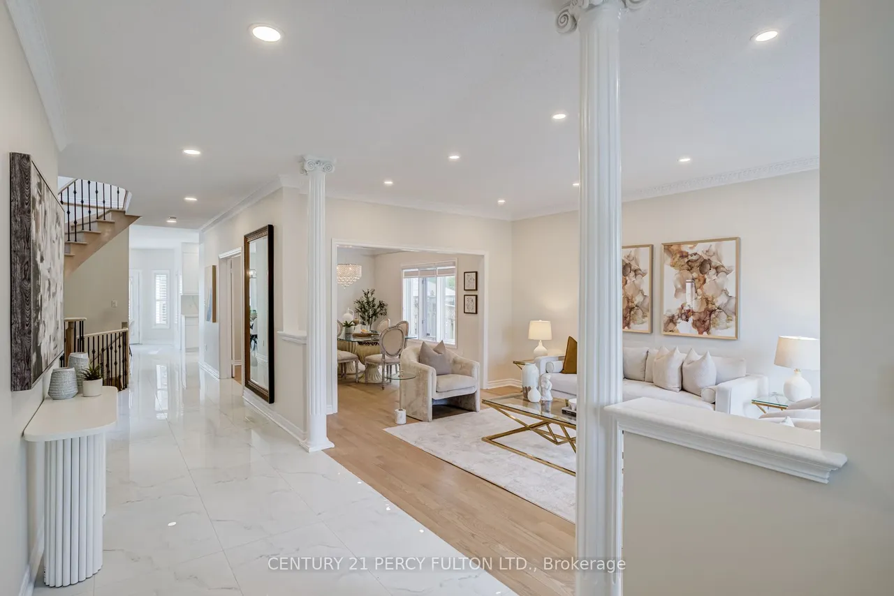 118 Village Gate Drive — photo 3