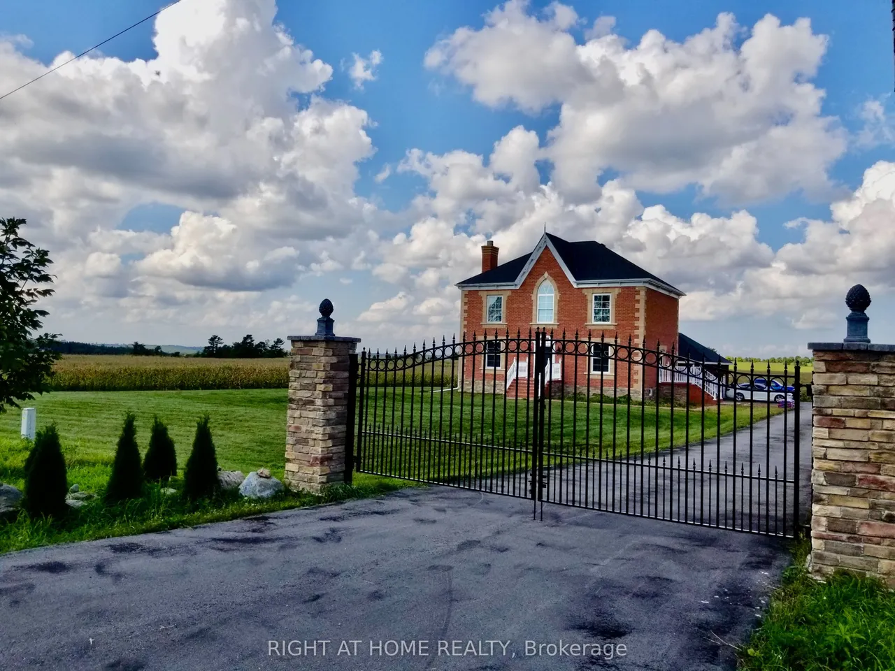 376 Sandford Road — photo 3