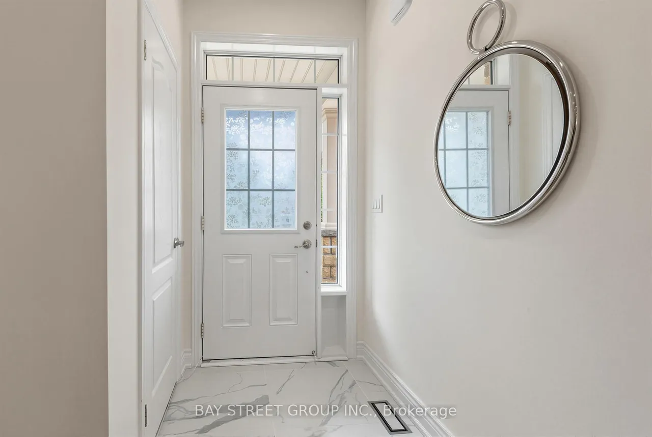 80 Living Crescent — photo 3