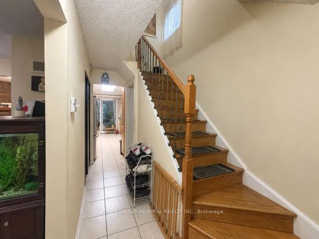 168 Mabley Crescent — photo 3