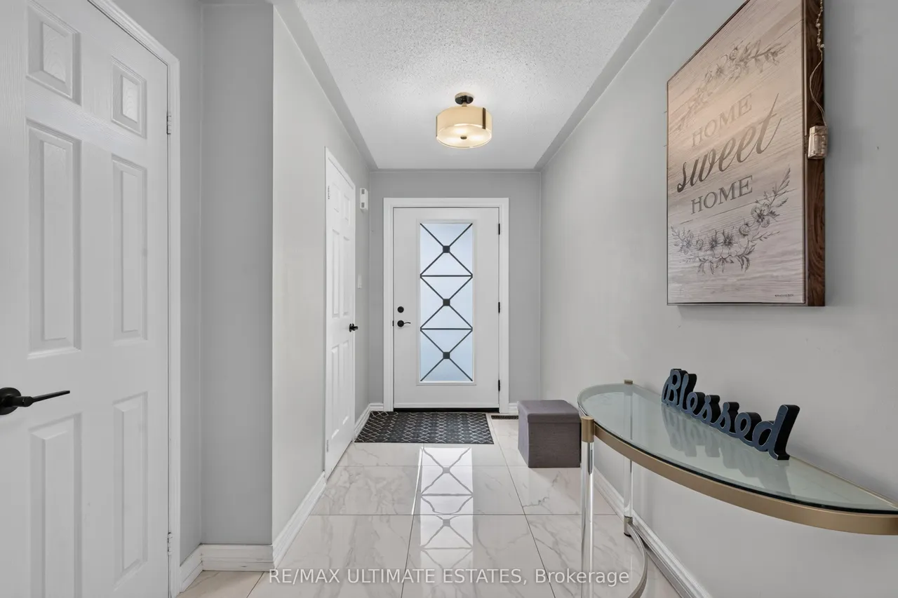 587 Caboto Trail — photo 2