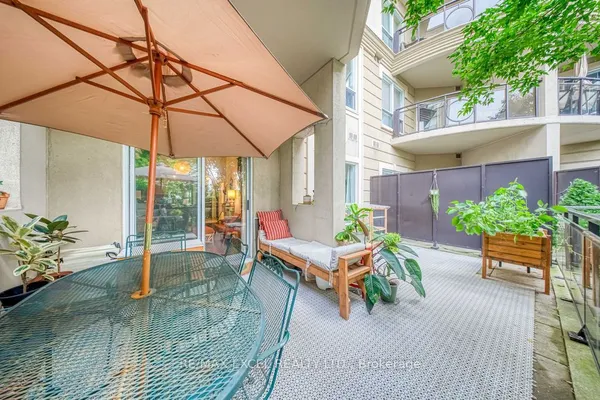 8 Maison Parc Court, Unit 102