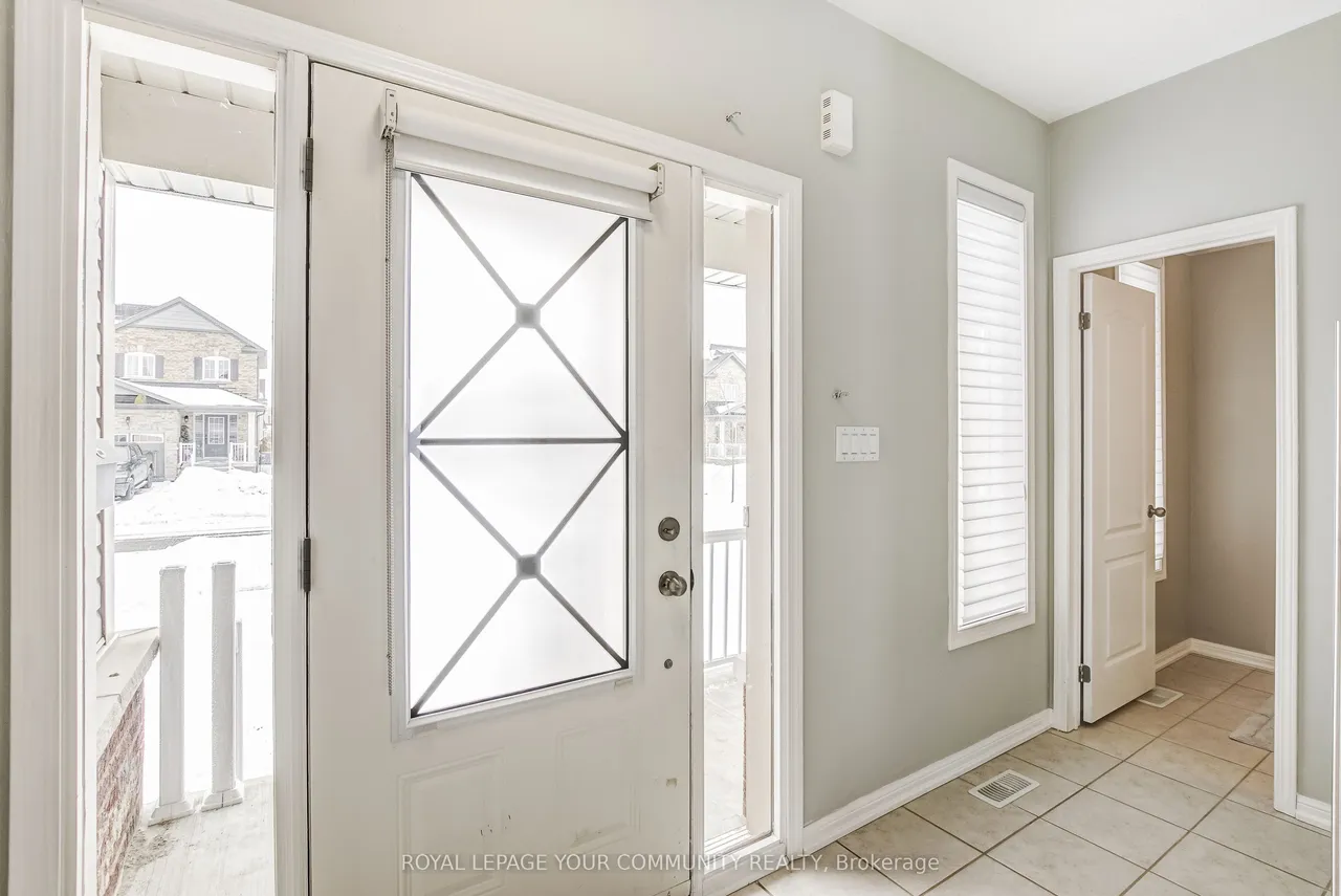 16 Don Hadden Crescent — photo 3