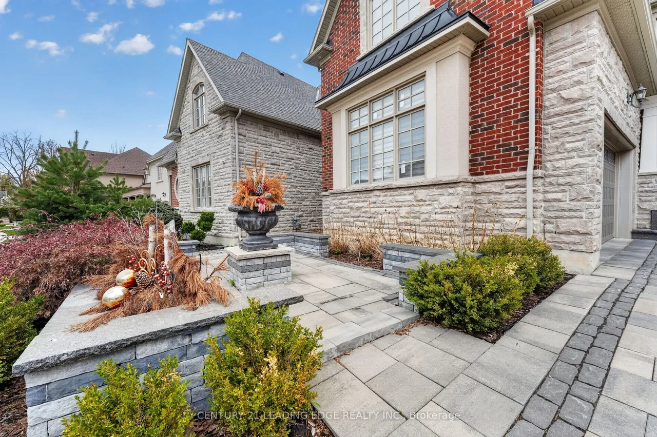 33 Stollery Pond Crescent — photo 3
