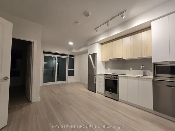 50 Upper Mall Way, Unit 1806