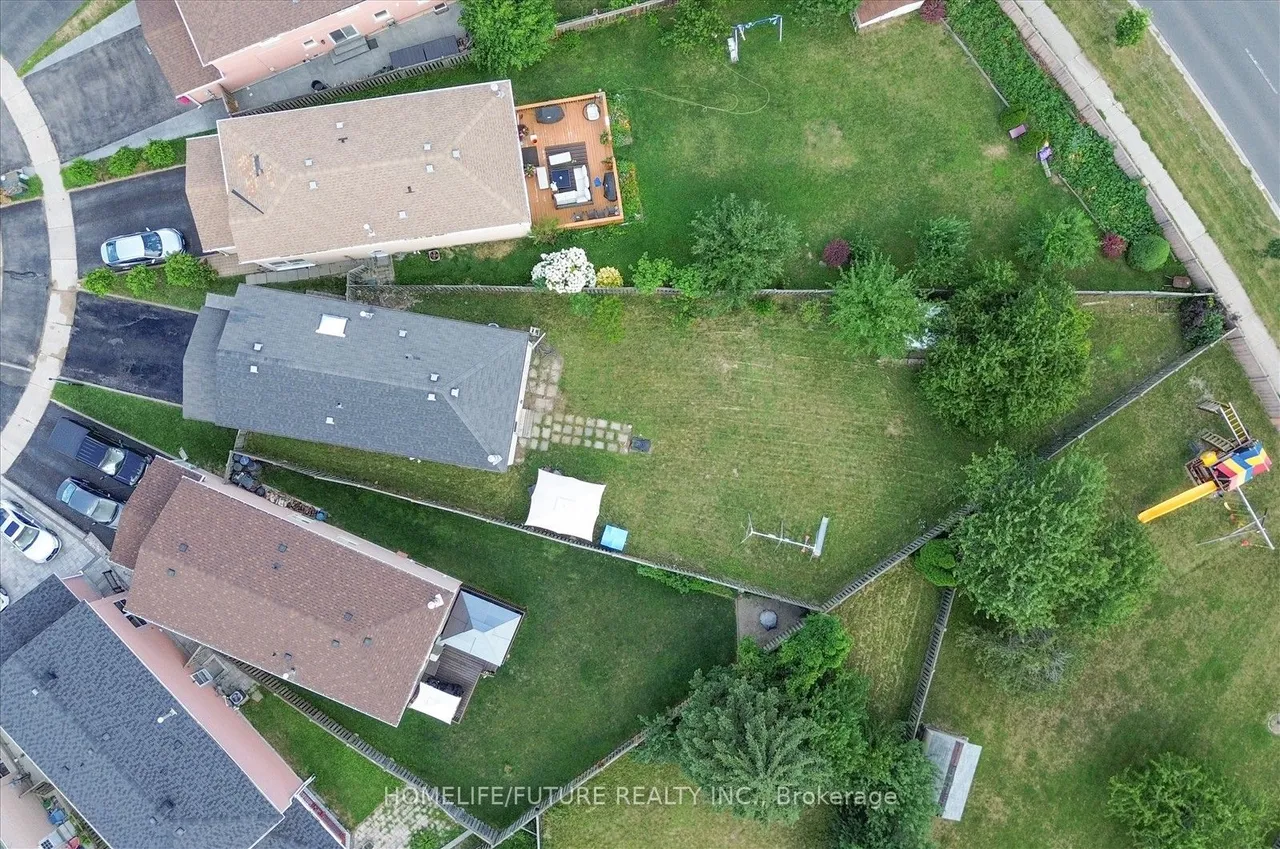 63 Chloe Crescent — photo 3