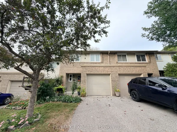 10 Knightsbridge Way — photo 2