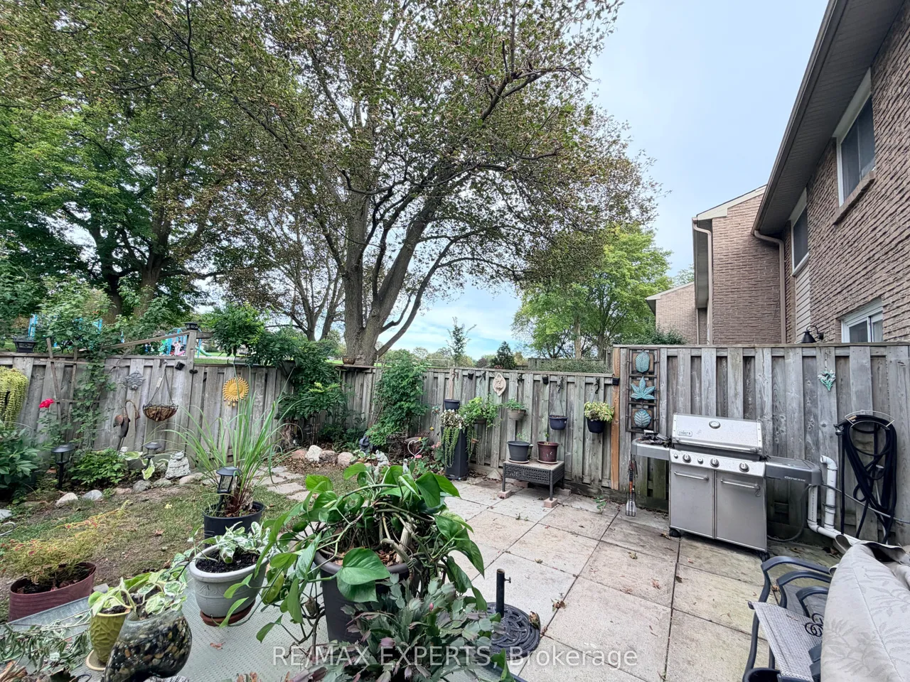 10 Knightsbridge Way — photo 41