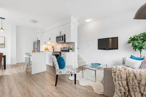 1 Lochlin Street — photo 2