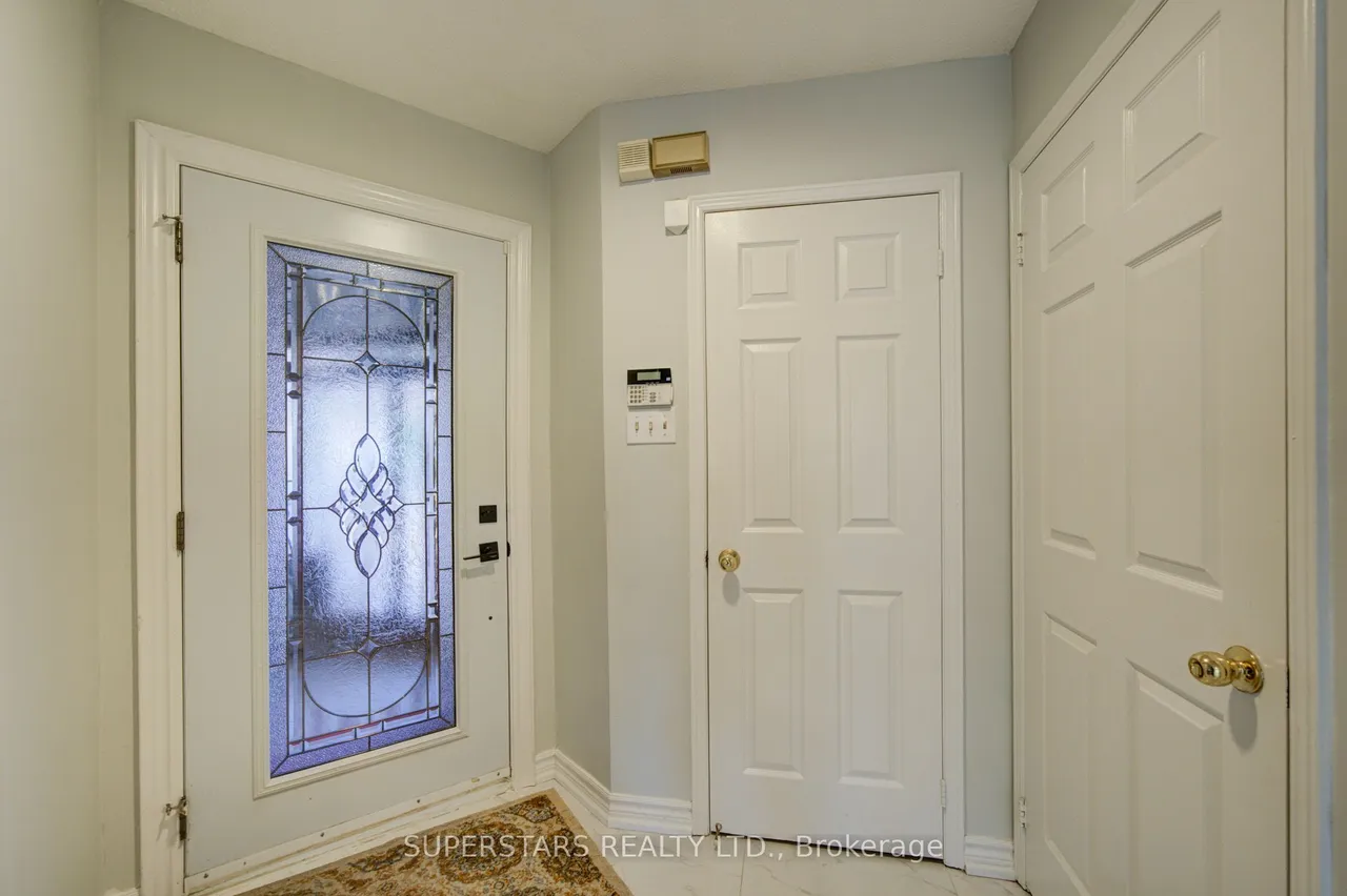 75 Marydale Avenue — photo 3