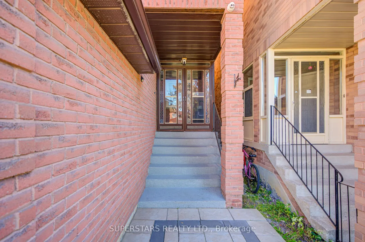 75 Marydale Avenue — photo 2