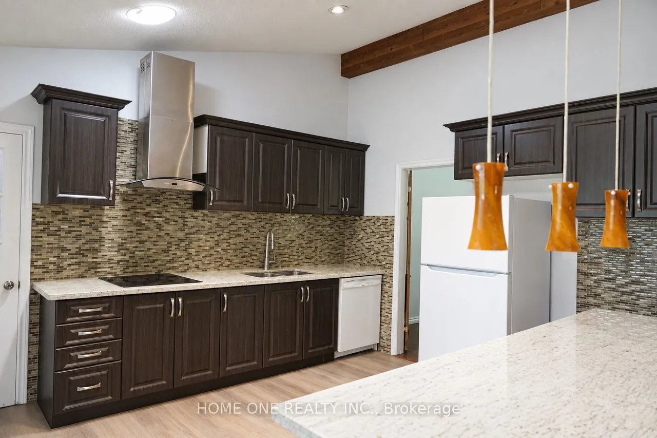 10934 Warden Avenue — photo 3