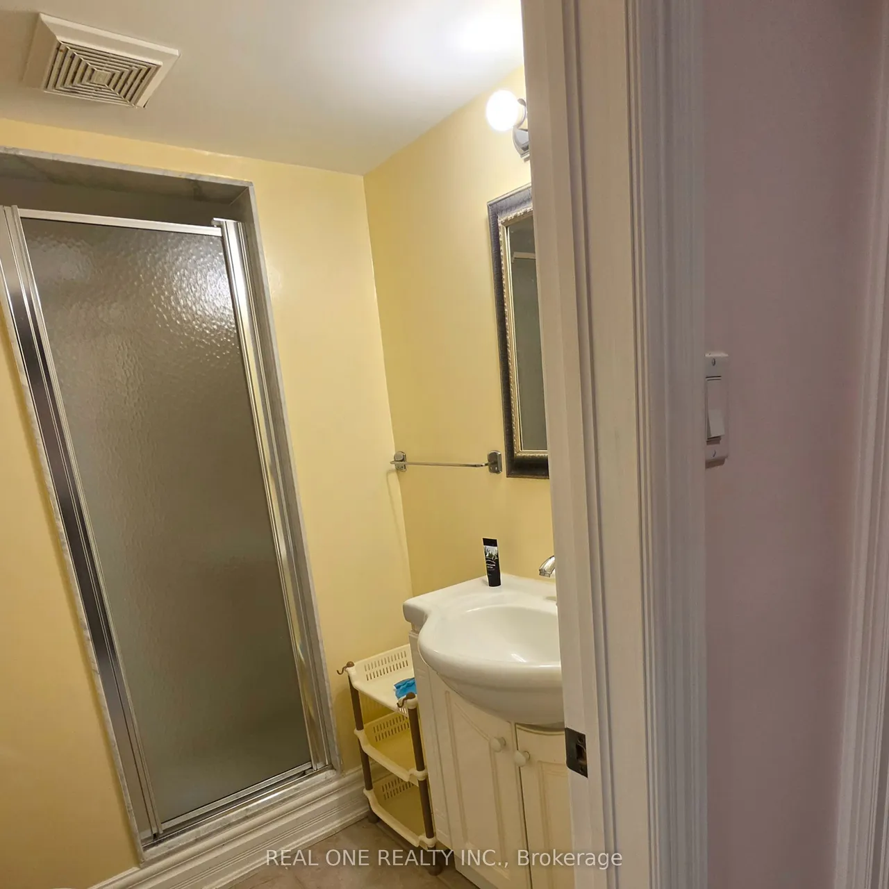 36 Wildrose Crescent E — photo 17