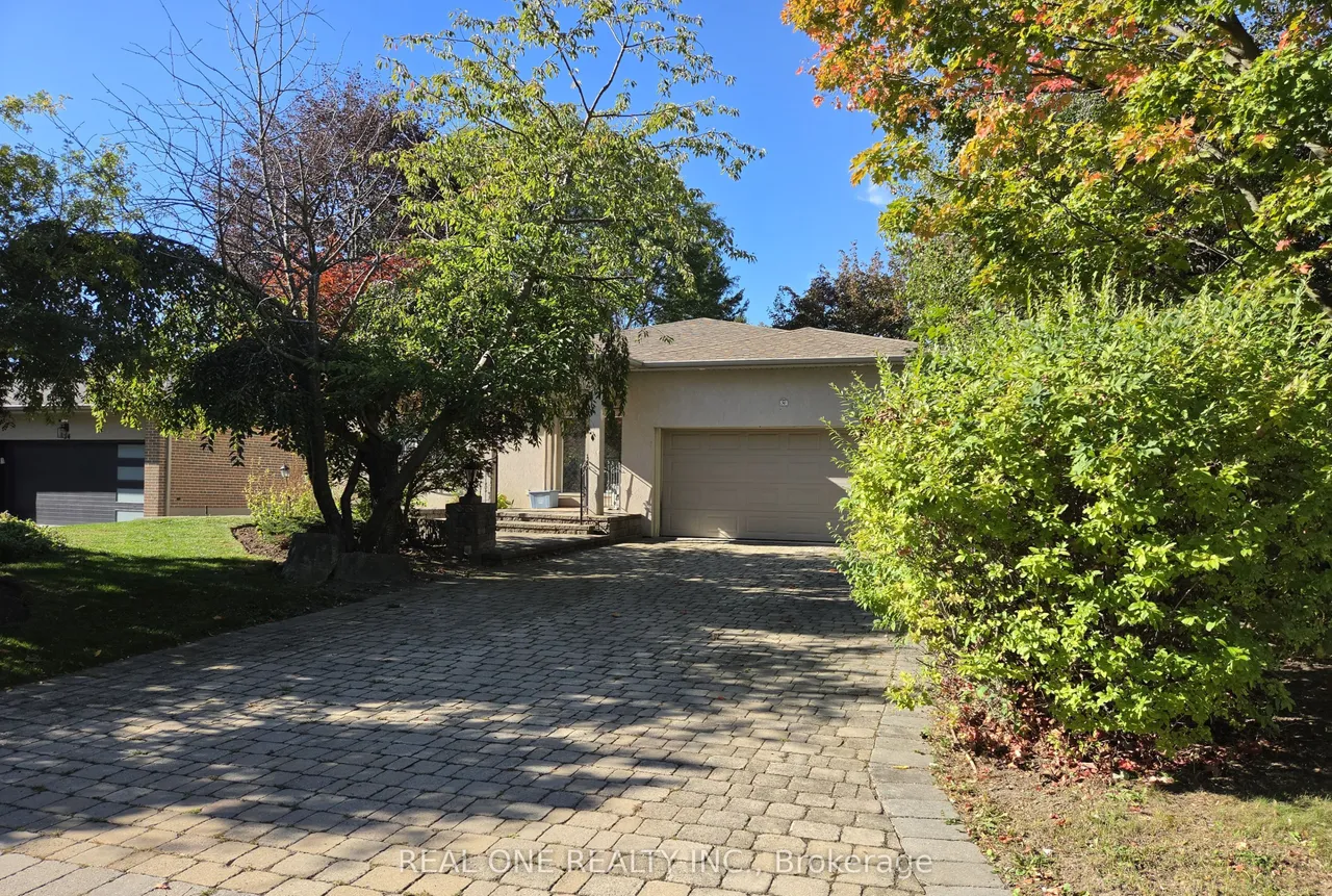 36 Wildrose Crescent E