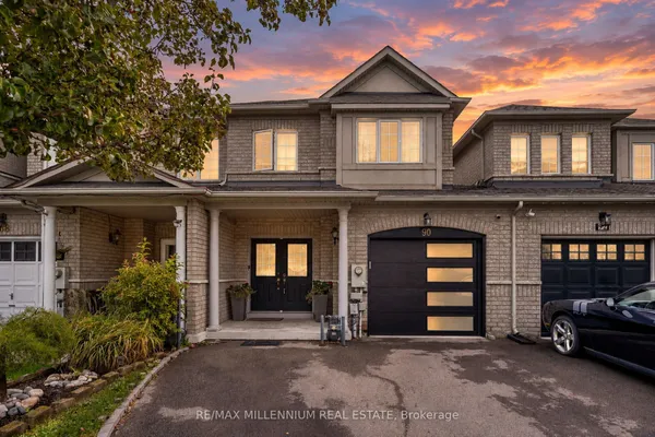 90 Ronan Crescent — photo 2