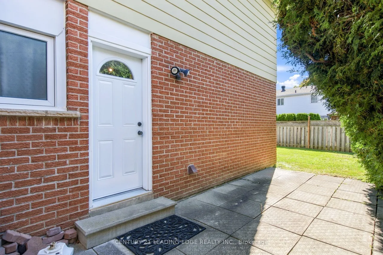 90 Pringle Avenue — photo 37