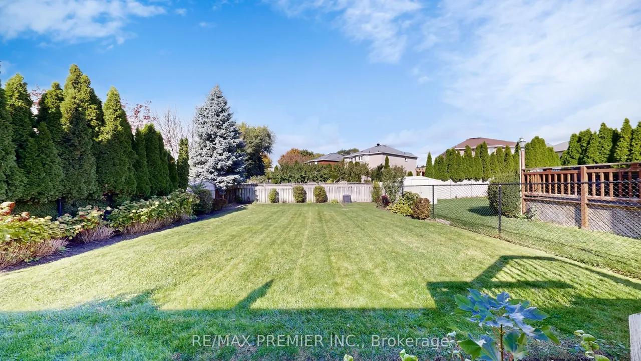 32 Veneto Drive — photo 24