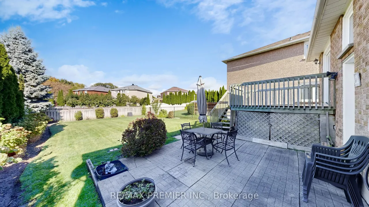 32 Veneto Drive — photo 23