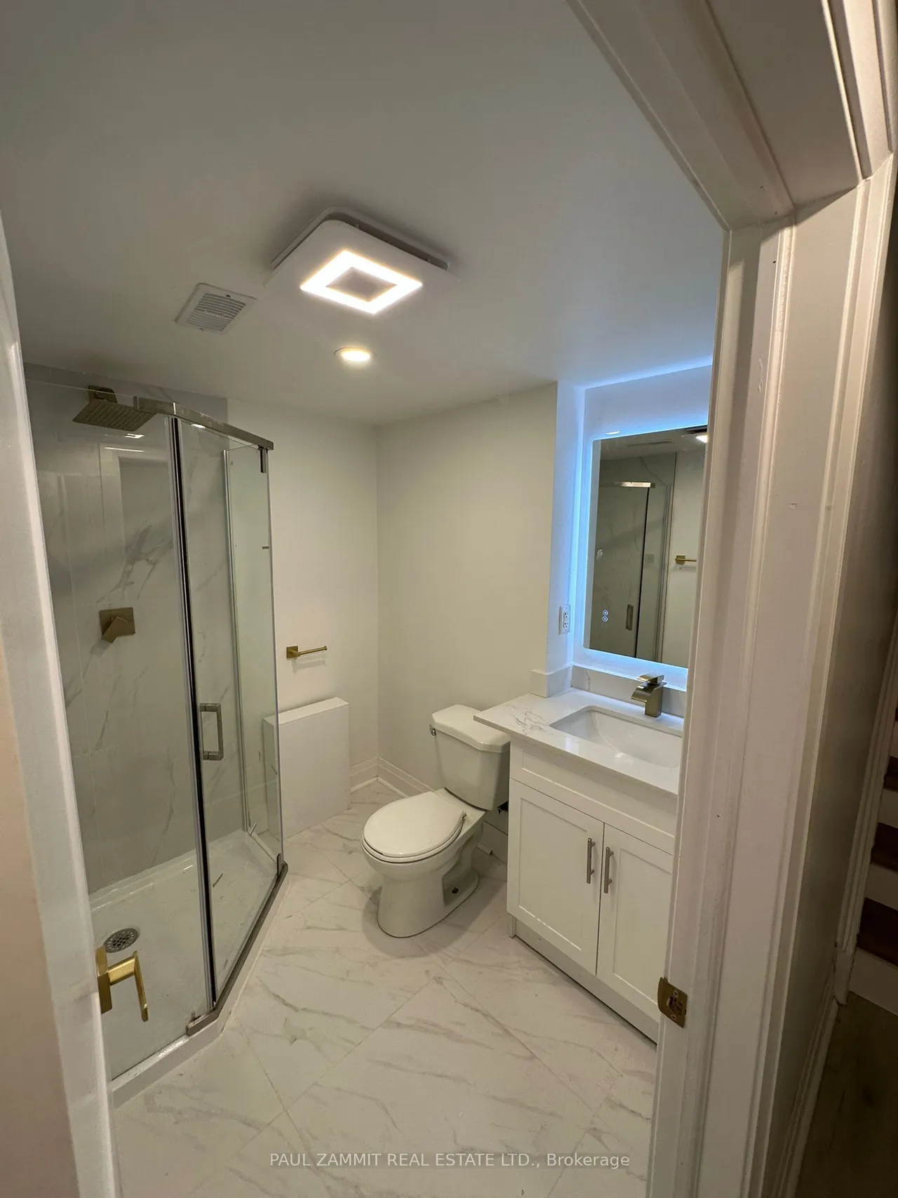 6 King Richard Court — photo 48