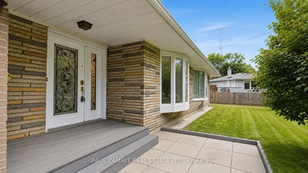 6 King Richard Court — photo 2