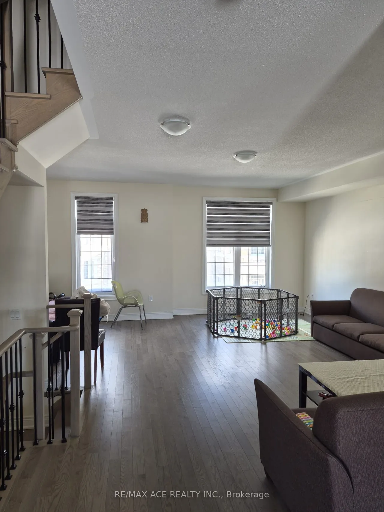 32 Andress Way — photo 2