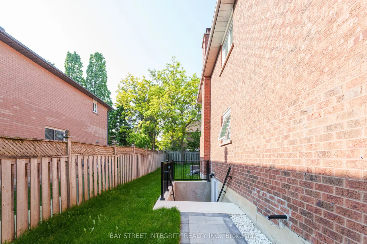 2247 Rodick Road — photo 48