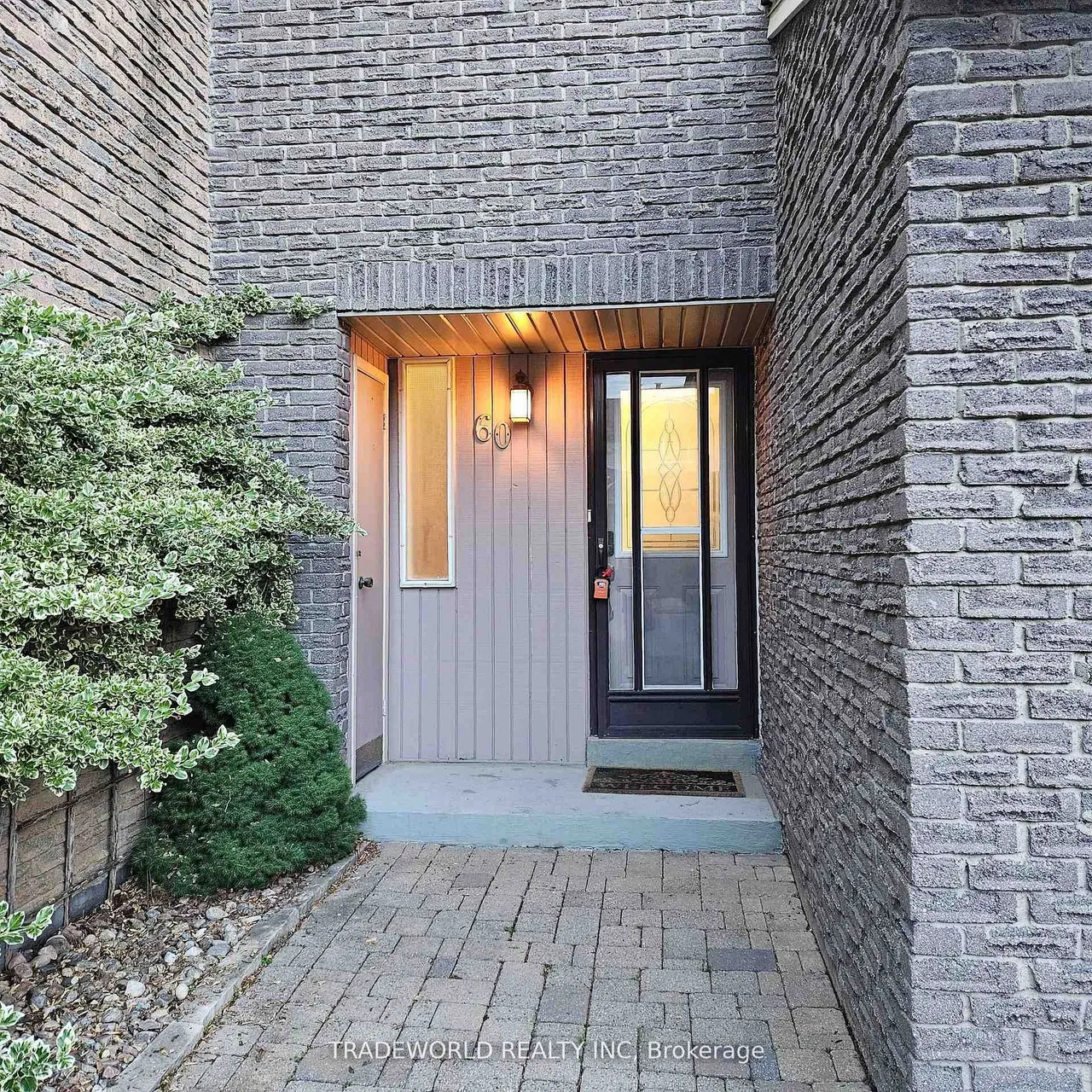 60 Camelot Way — photo 24