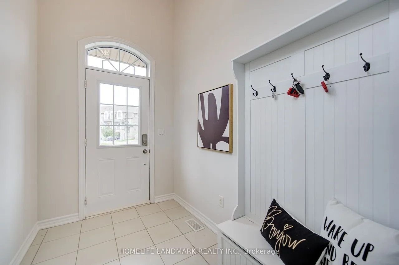 17 Etherington Way — photo 3