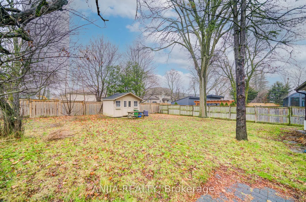 27 Jonquil Crescent — photo 40
