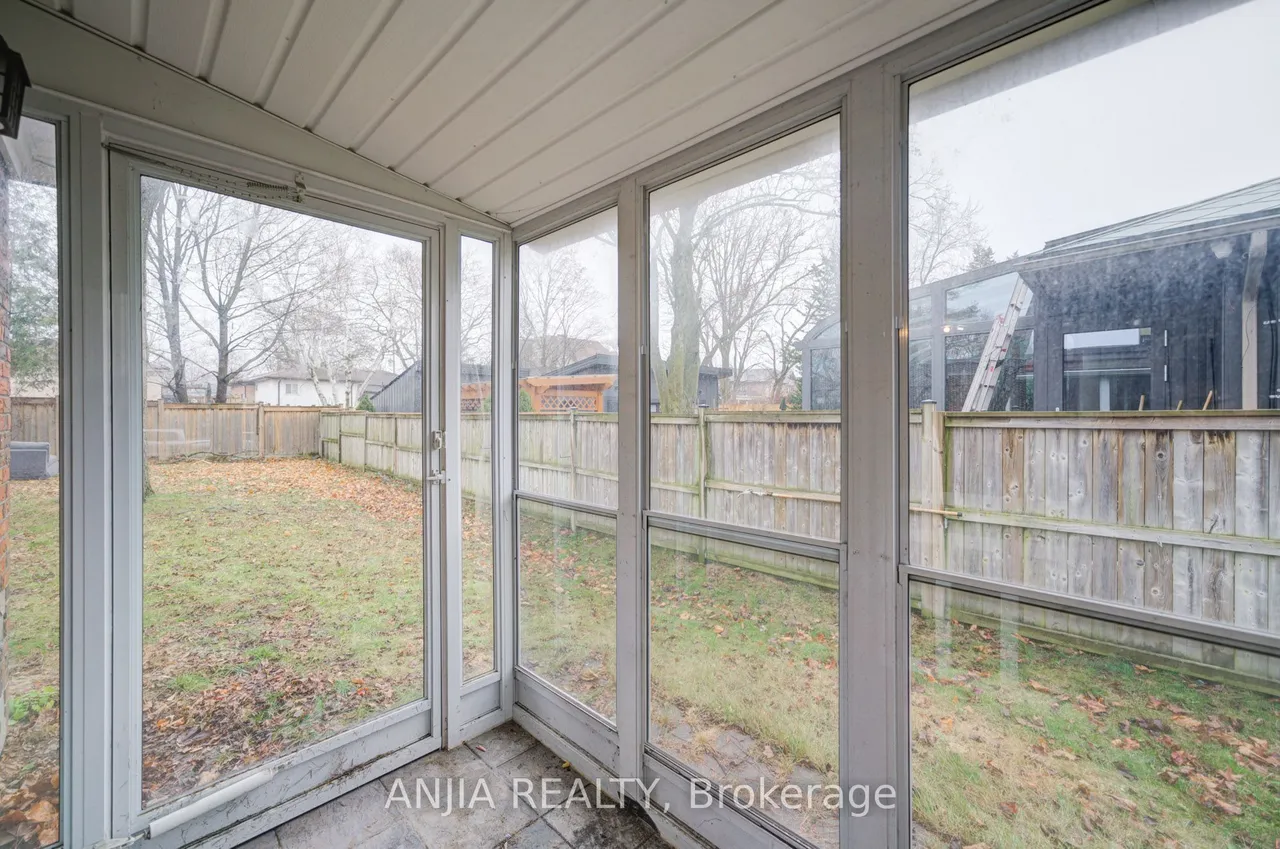 27 Jonquil Crescent — photo 3