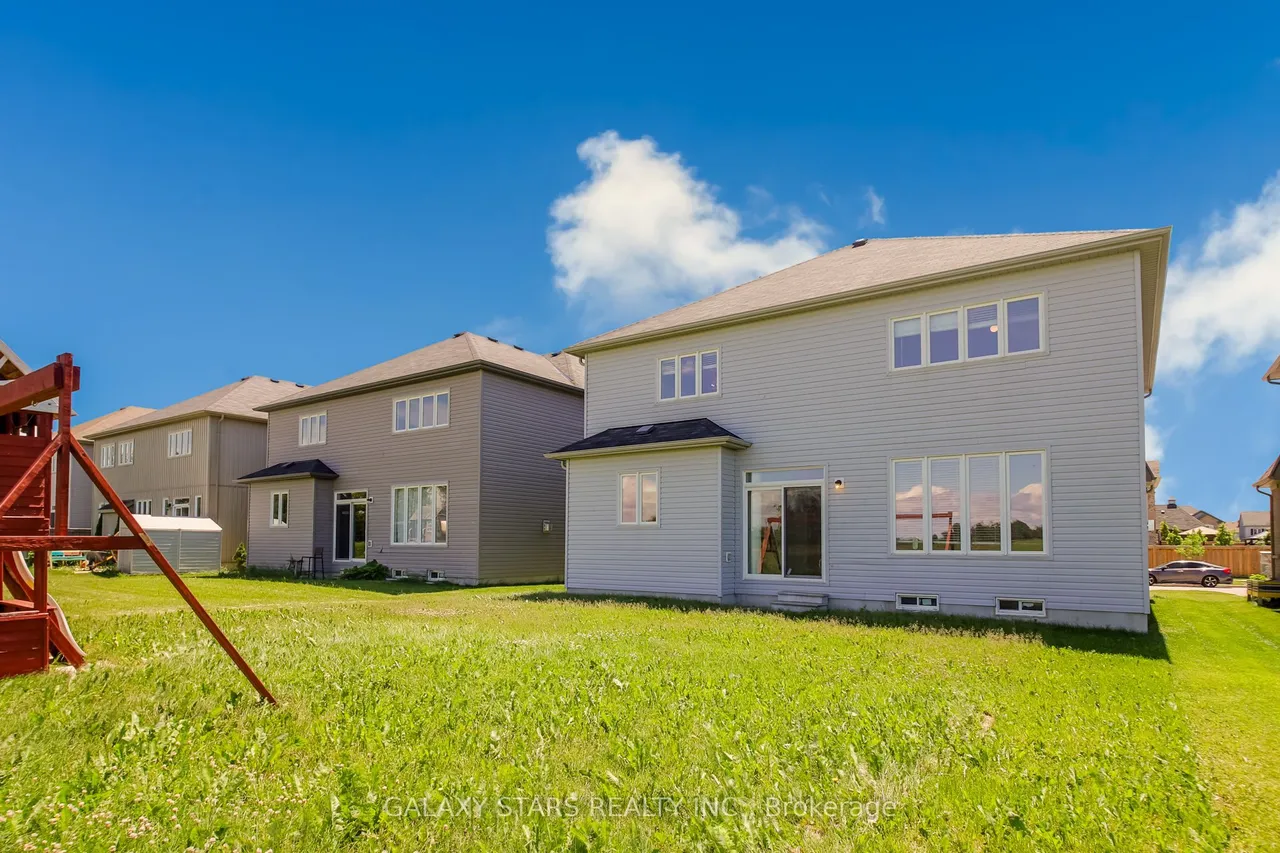 22 Don Hadden Crescent — photo 46