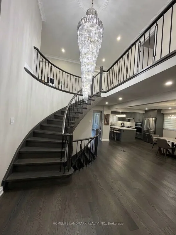 11 Ravenhill Crescent — photo 2