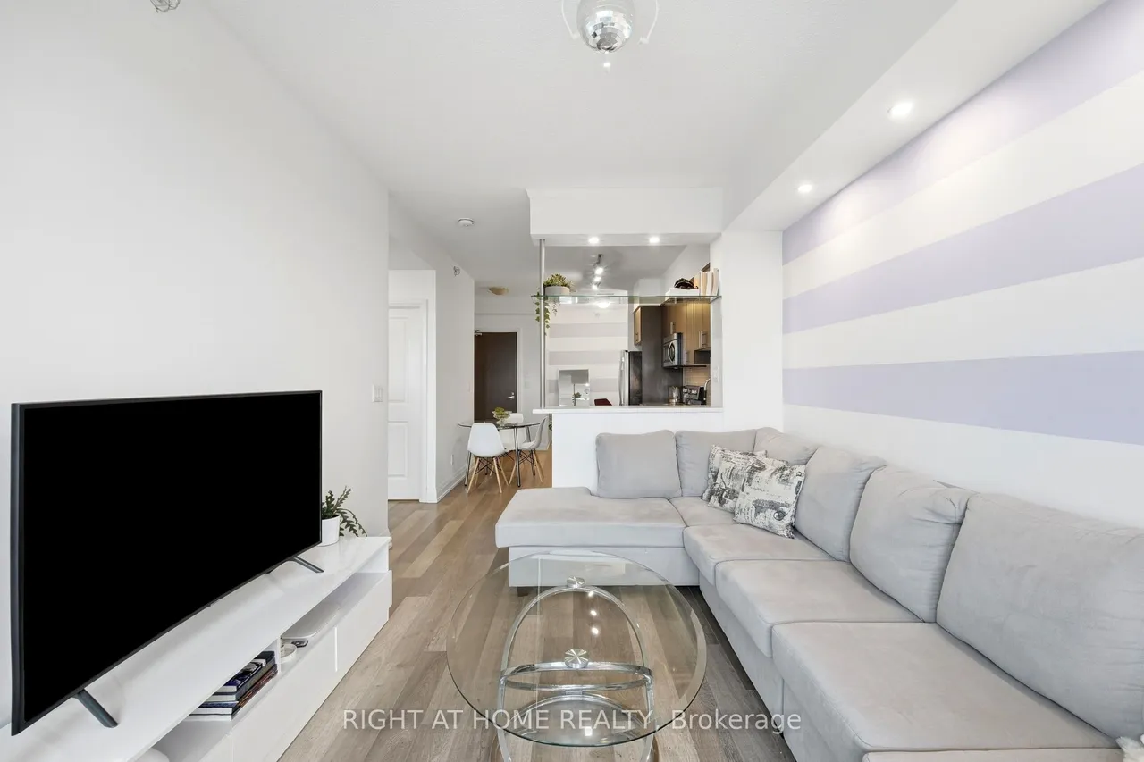 7171 Yonge Street, Unit 1702 — photo 3