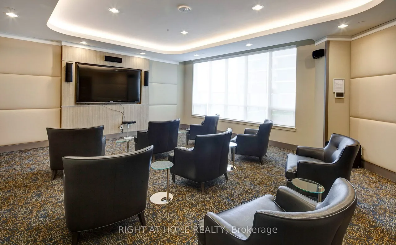 7171 Yonge Street, Unit 1702 — photo 32