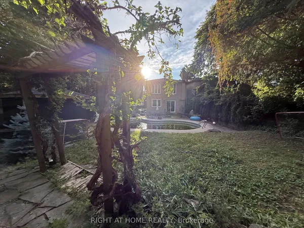 36 Charnwood Place — photo 2