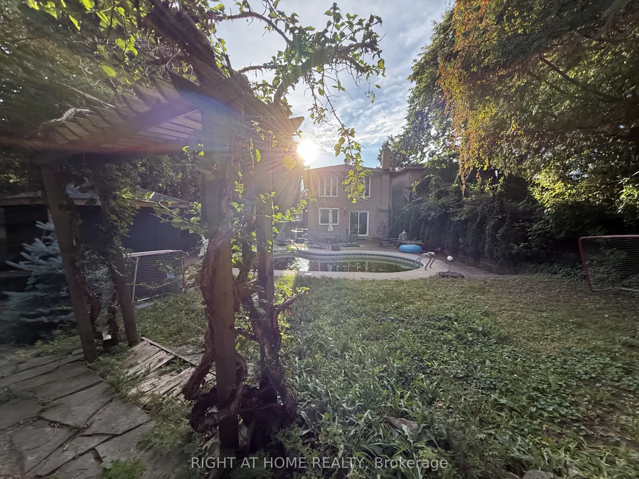 36 Charnwood Place — photo 2