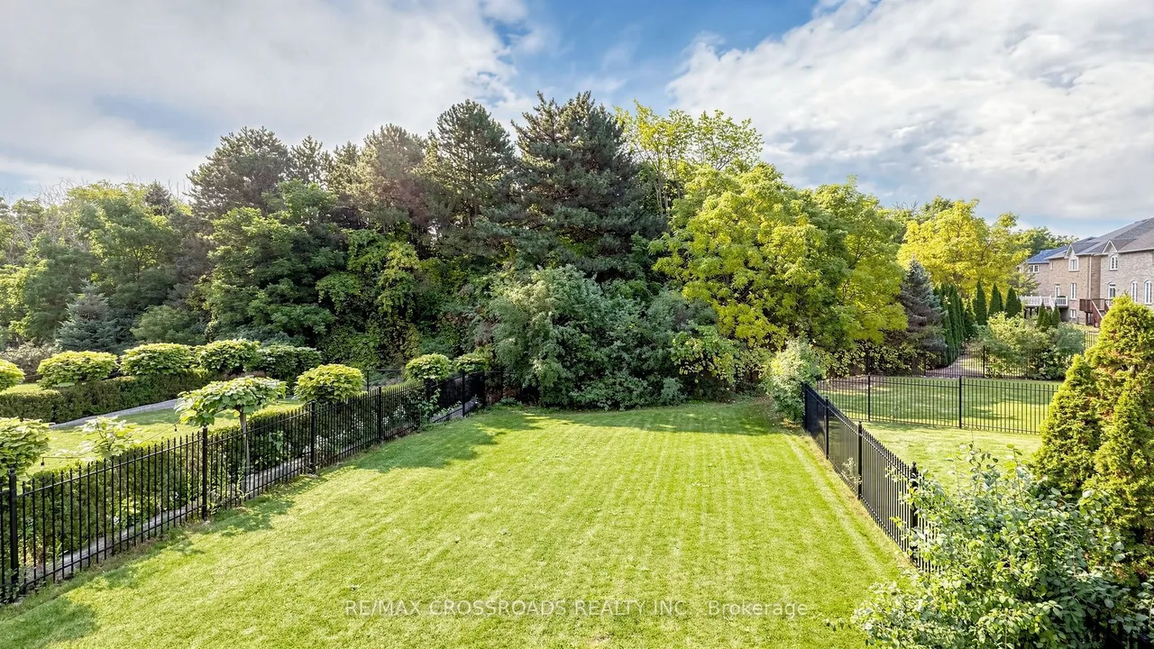 53 Castleglen Boulevard — photo 3