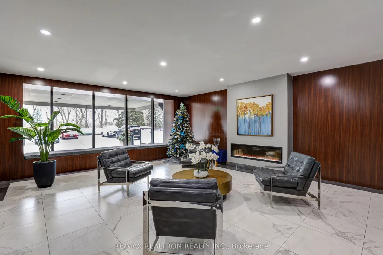 60 Inverlochy Boulevard, Unit 709