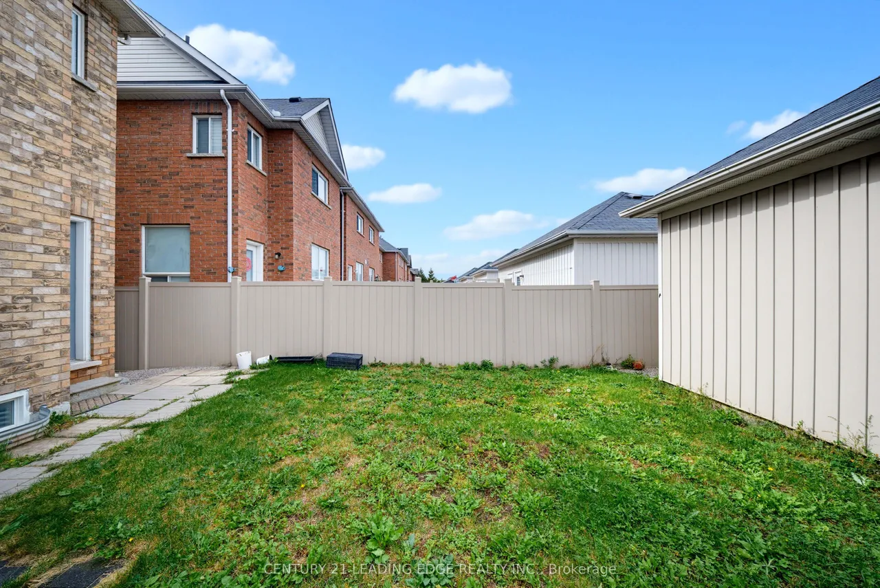 818 Castlemore Avenue — photo 46